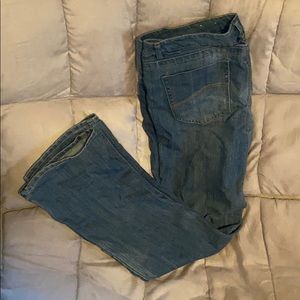 LIKE NEW Straight leg classic fit jeans